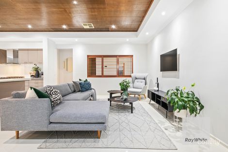 Property photo of 1 Scott Lane Taylors Hill VIC 3037