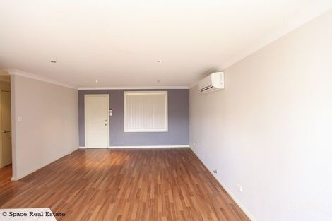 Property photo of 16/7 Thomas Rose Drive Rosemeadow NSW 2560
