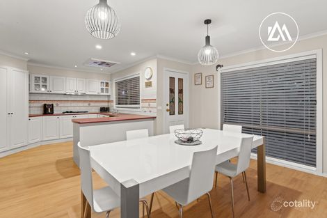 Property photo of 27 Wattle Bird Way Langwarrin VIC 3910