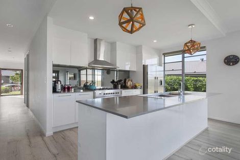 Property photo of 10 Shepton Crescent Mudgeeraba QLD 4213