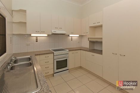 Property photo of 5 Gilbert Crescent Castle Hill QLD 4810