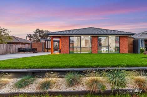 Property photo of 18 Karrum Karrum Court Narre Warren South VIC 3805
