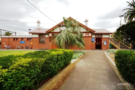Property photo of 36 Oak Grove Ripponlea VIC 3185