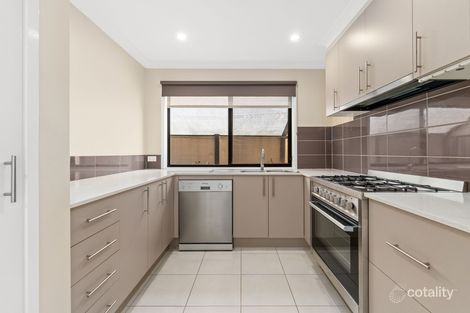 Property photo of 8 Rowley Close Rosedale VIC 3847