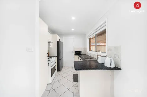 Property photo of 17 Arnold Avenue Green Valley NSW 2168