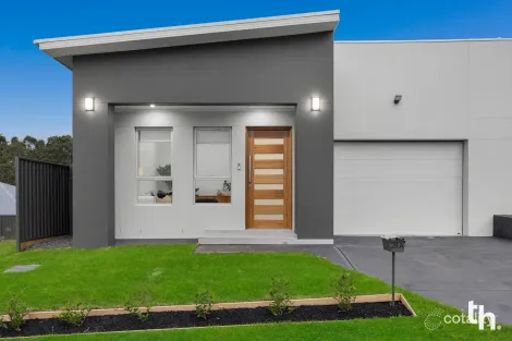 Property photo of 28 Loane Circuit Farley NSW 2320