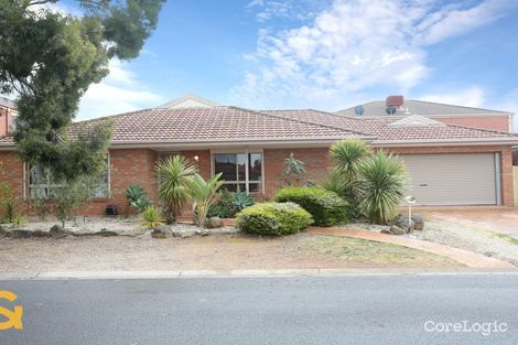 Property photo of 31 Aquila Grove Roxburgh Park VIC 3064