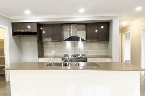 Property photo of 22 Coorong Walk Werribee VIC 3030