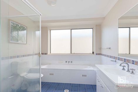 Property photo of 14 Greenhaven Circuit Woongarrah NSW 2259