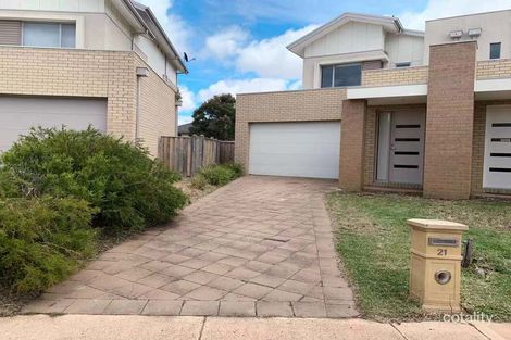Property photo of 21 Broadbeach Circuit Point Cook VIC 3030