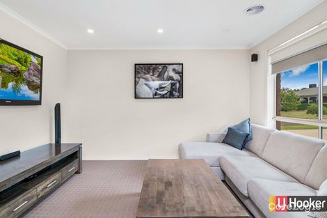 Property photo of 9 Poa Place Wallan VIC 3756