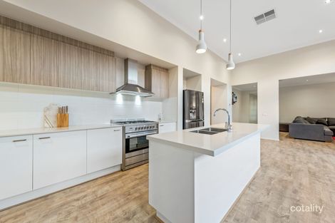 Property photo of 5 Grabke Avenue Clyde North VIC 3978