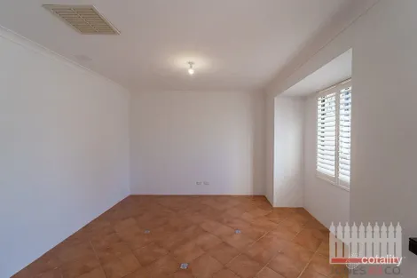 Property photo of 28 Santona Boulevard Ellenbrook WA 6069