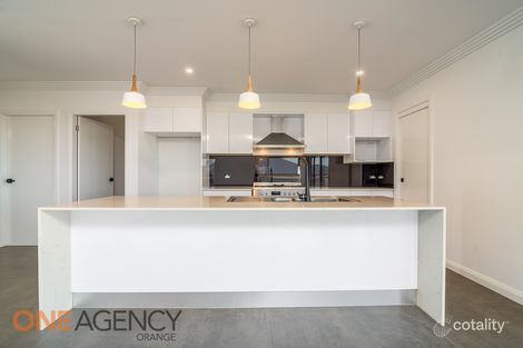 Property photo of 17 Camellia Place Orange NSW 2800
