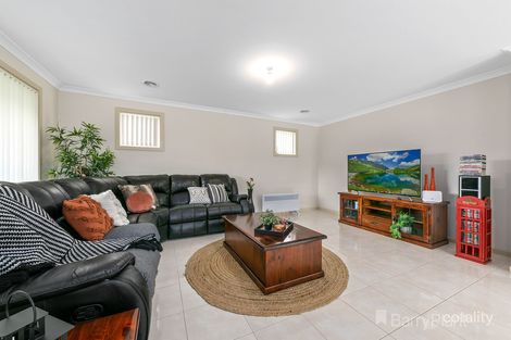 Property photo of 6 Bronzewing Street Pakenham VIC 3810