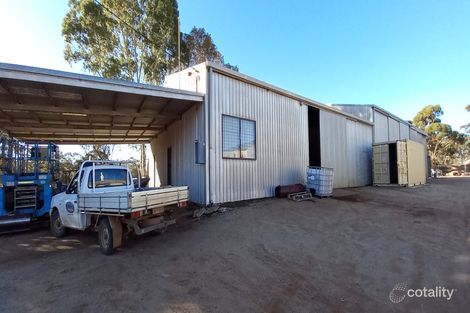 72 Duff St, Merredin, WA 6415