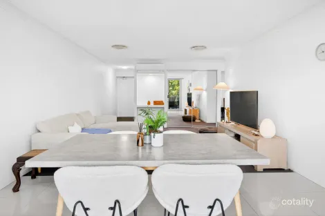 1/14-16 Bright Ave, Labrador, QLD 4215