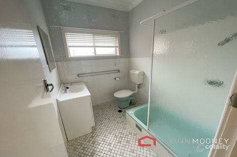 Property photo of 2/27 Higgins Avenue Wagga Wagga NSW 2650