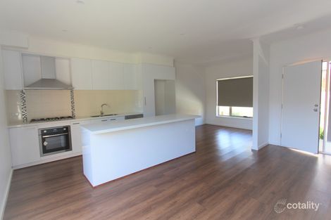 Property photo of 2 Chava Place Springvale South VIC 3172