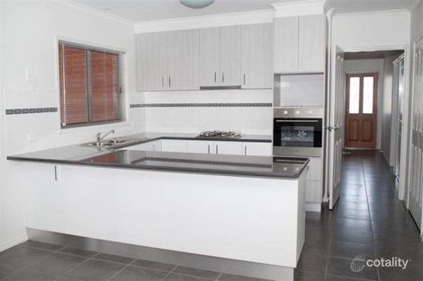 Property photo of 19 Edgewater Close Eaglehawk VIC 3556