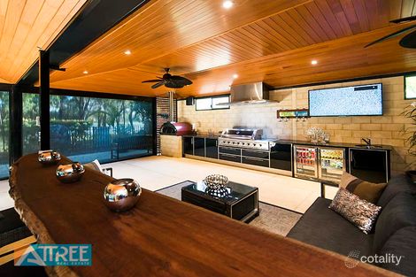 12 Illawarra Cres, Canning Vale, WA 6155