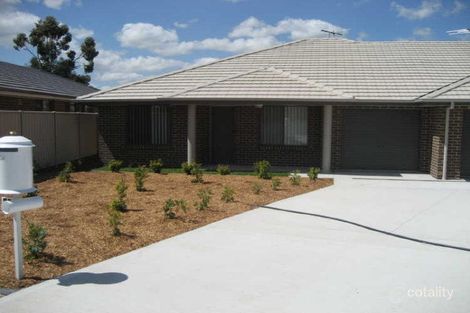 2/5 Drury Cl, Hunterview, NSW 2330