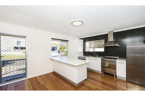 82 Martha St, Camp Hill, QLD 4152