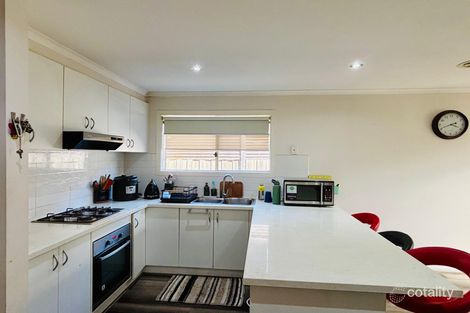 Property photo of 2/17 Stable Drive Truganina VIC 3029