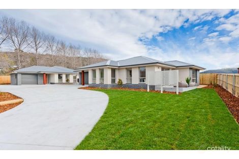 Property photo of 16 Ovata Close Cambridge TAS 7170