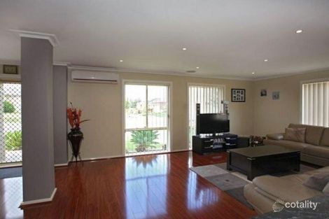 Property photo of 13 Glenisla Way Berwick VIC 3806