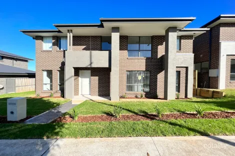 8 Potts St, Oran Park, NSW 2570
