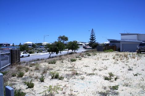 Property photo of 1 Cosmia Grove Jindalee WA 6036