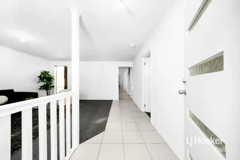 Property photo of 10 Laurence Way Tarneit VIC 3029