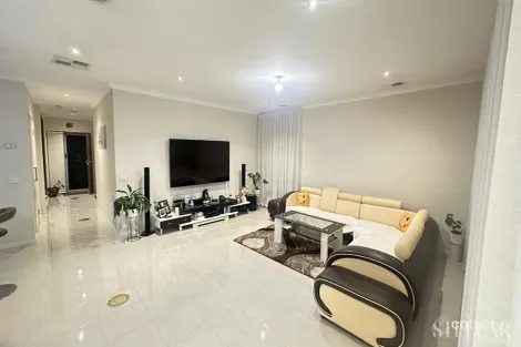 Property photo of 70 Park Orchard Drive Pakenham VIC 3810