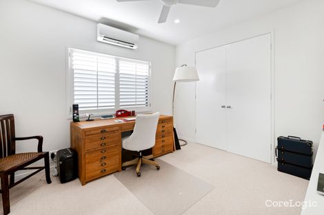 Property photo of 7130 Marine Drive East Hope Island QLD 4212