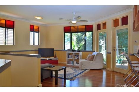 Property photo of 19 Brighton Road Highgate Hill QLD 4101