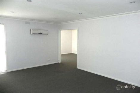 Property photo of 22 Rowitta Drive Glen Waverley VIC 3150