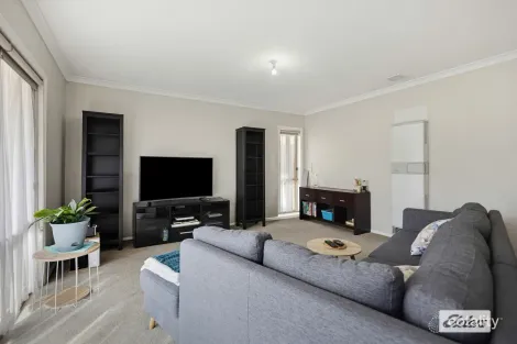 Property photo of 2/8 Glencoe Street Kennington VIC 3550