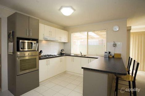 Property photo of 15 Woodbridge Place Burnside VIC 3023