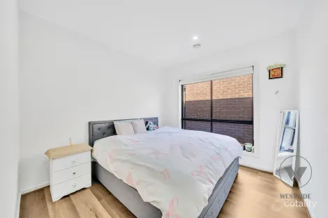 Property photo of 11 Heaton Street Tarneit VIC 3029