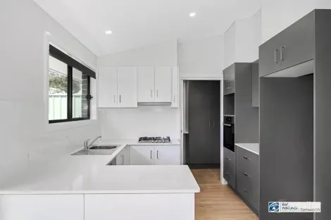 Property photo of 1/19 Minnamurra Crescent Hillvue NSW 2340