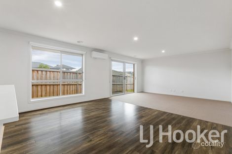 Property photo of 64 Annabella Street Cranbourne East VIC 3977