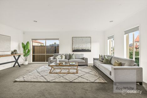 Property photo of 10 Ward Drive Mill Park VIC 3082
