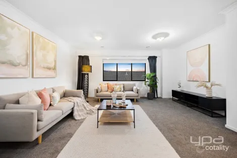 Property photo of 17 Carnegie Road Point Cook VIC 3030