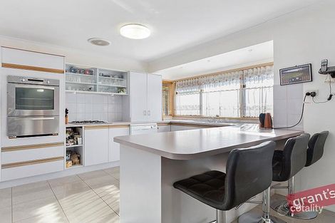 Property photo of 19 Pimmys Court Skye VIC 3977