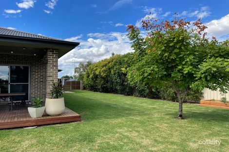 Property photo of 10 Hurford Place Forbes NSW 2871