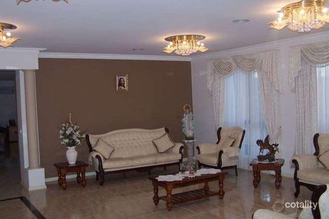 Property photo of 15 Crouch Court Roxburgh Park VIC 3064