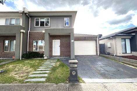 Property photo of 22 Kopi Way Wollert VIC 3750