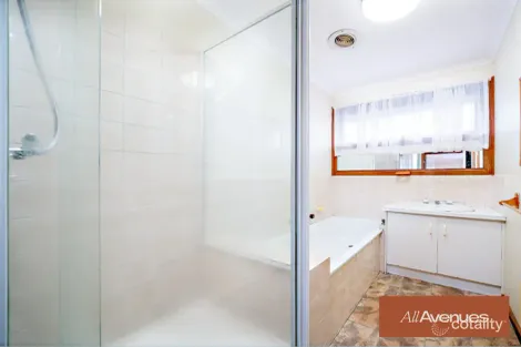 Property photo of 9 Hoysted Avenue Cranbourne North VIC 3977