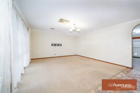 Property photo of 9 Hoysted Avenue Cranbourne North VIC 3977